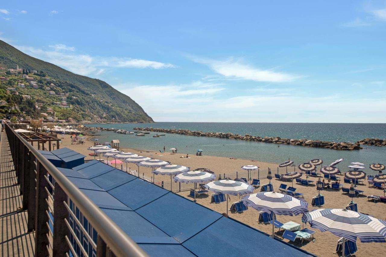 Апартаменты Un'Oasi Al Mare Монелья Экстерьер фото