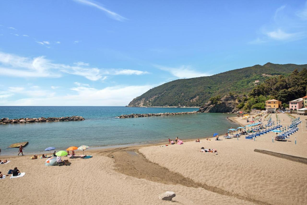 Апартаменты Un'Oasi Al Mare Монелья Экстерьер фото